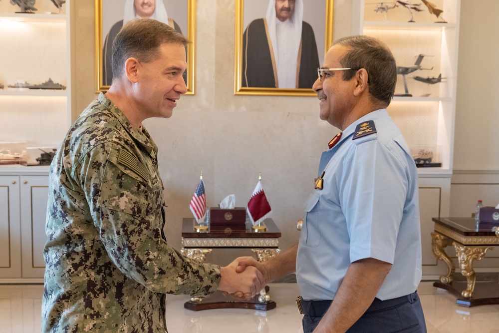 Vice Adm. Cooper visits Qatar