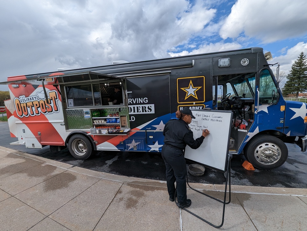 10th Mountain Division culinary specialists back on the road with the Culinary Outpost Food Truck