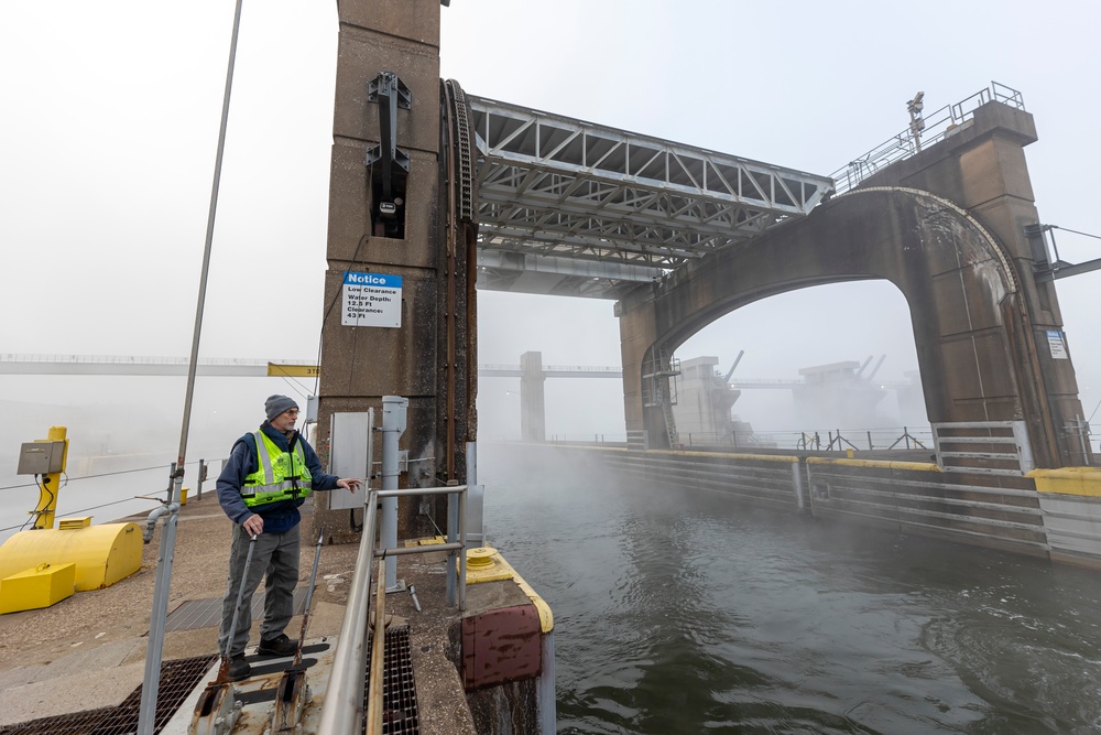 Headwaters Highlight: Braddock Locks and Dam sandwiched between two Pittsburgh icons