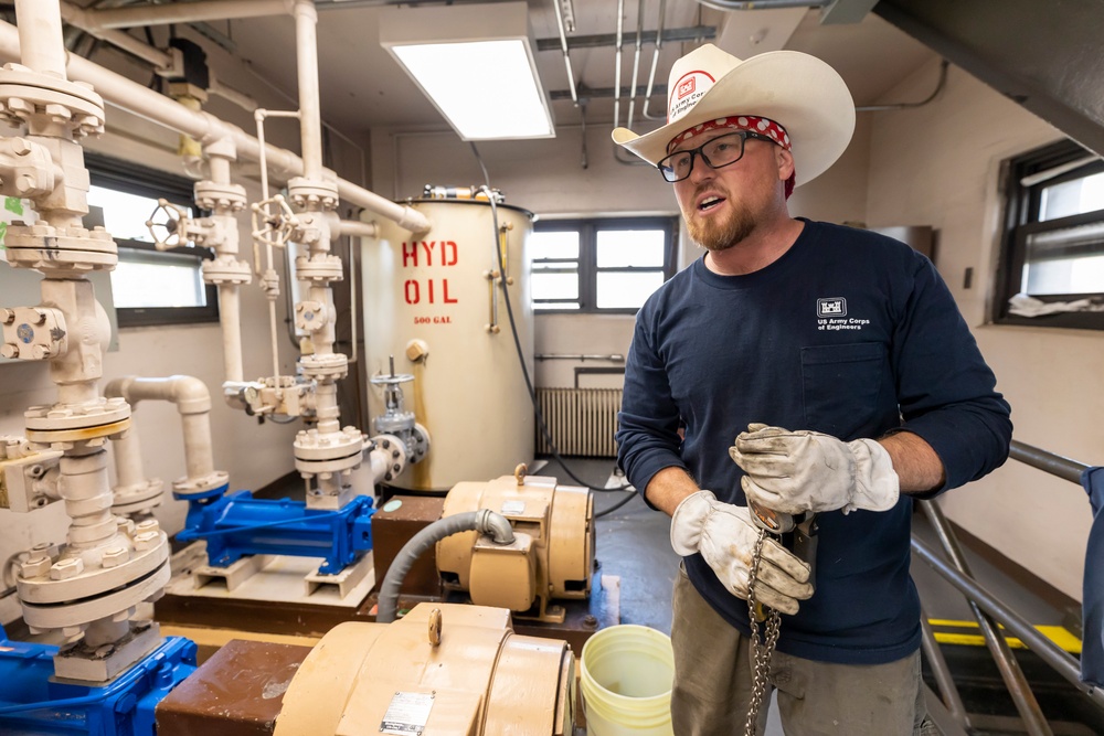 Headwaters Highlight: Braddock Locks and Dam team deserves Pittsburgh sandwich fame