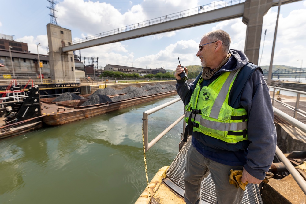 Headwaters Highlight: Braddock Locks and Dam sandwiched between two Pittsburgh icons