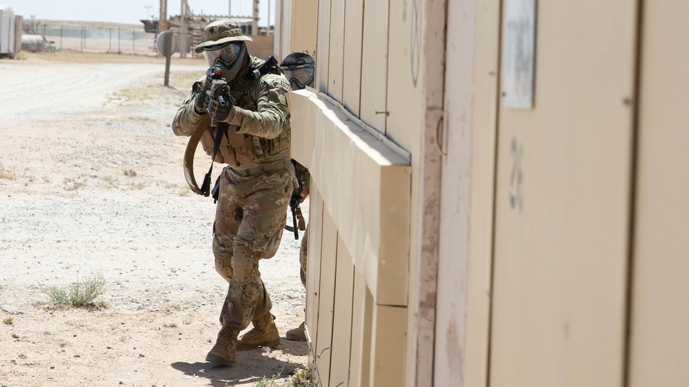 Soldier takes aim at the Urban Assault Course