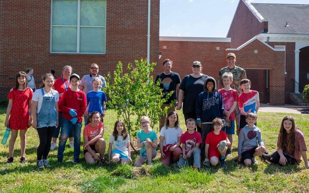 Dahlgren School Commemorates Earth Day