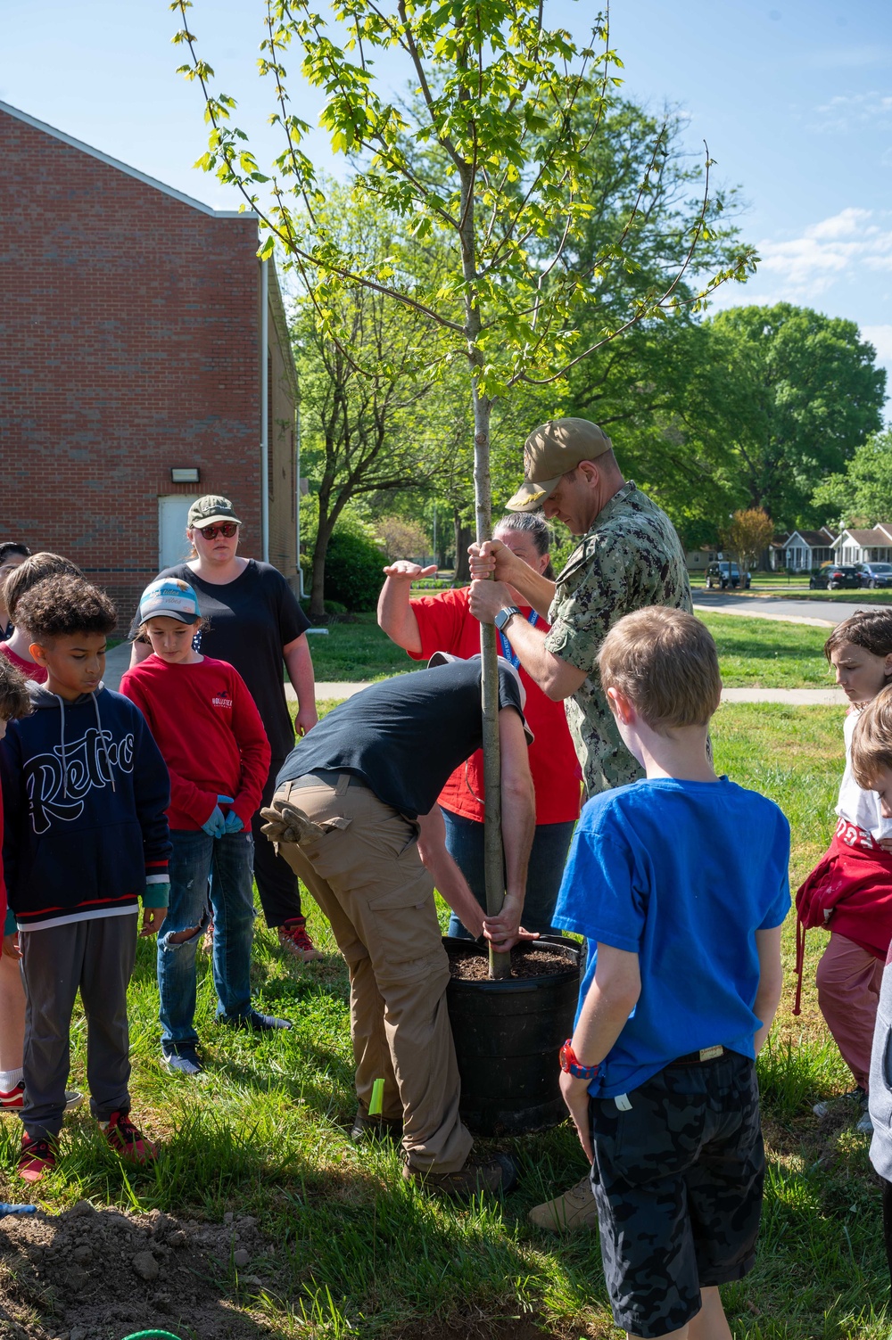 Dahlgren School Commemorates Earth Day