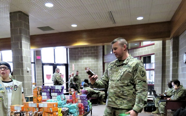 Minnesota family delivers Girl Scout cookies to troops at Fort McCoy