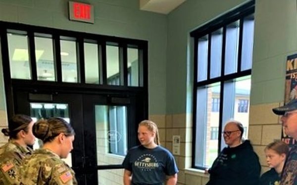 Minnesota family delivers Girl Scout cookies to troops at Fort McCoy