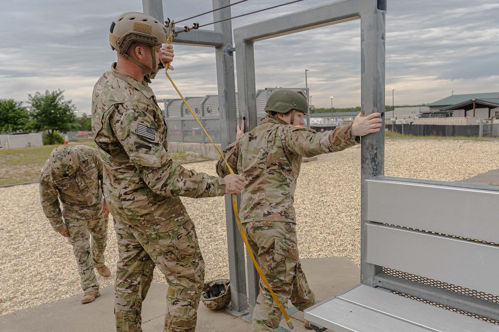 7th Special Forces Group (Airborne) Executes High-Stakes Parachute Jump for Training and Currency Maintenance