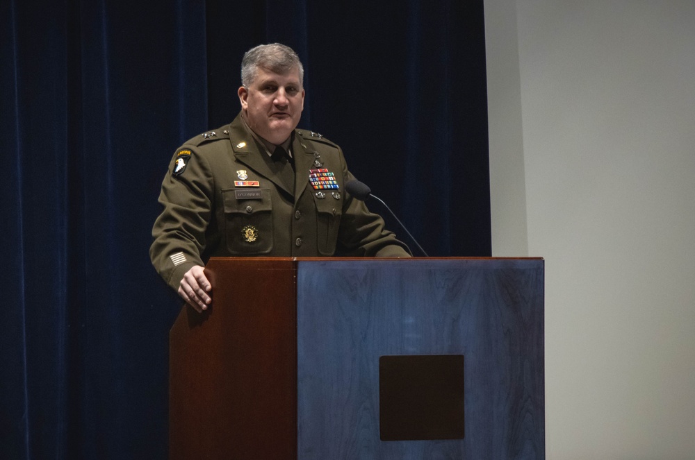 AMCOM commander addresses Redstone Arsenal CGSOC graduates