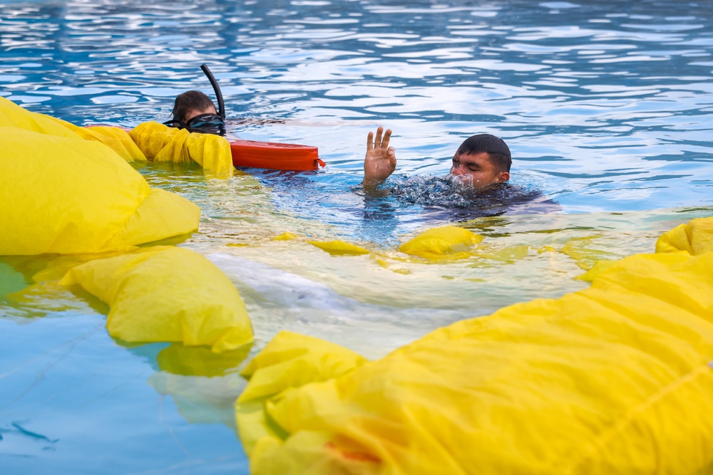 1st Reconnaissance Battalion Water Jump Training