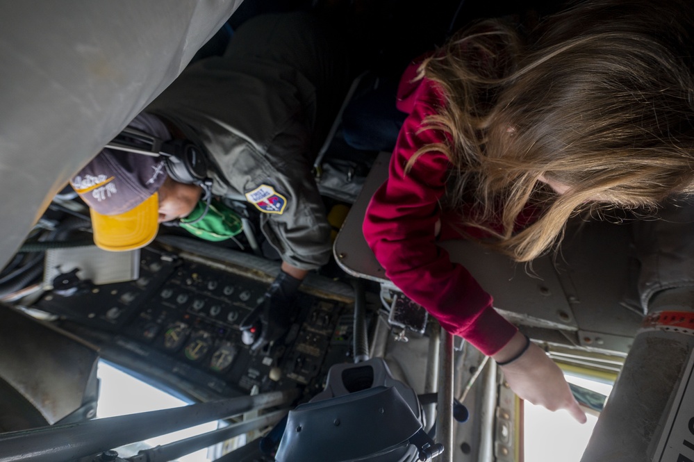 Fairchild hosts Clarkston High School JROTC for orientation flight