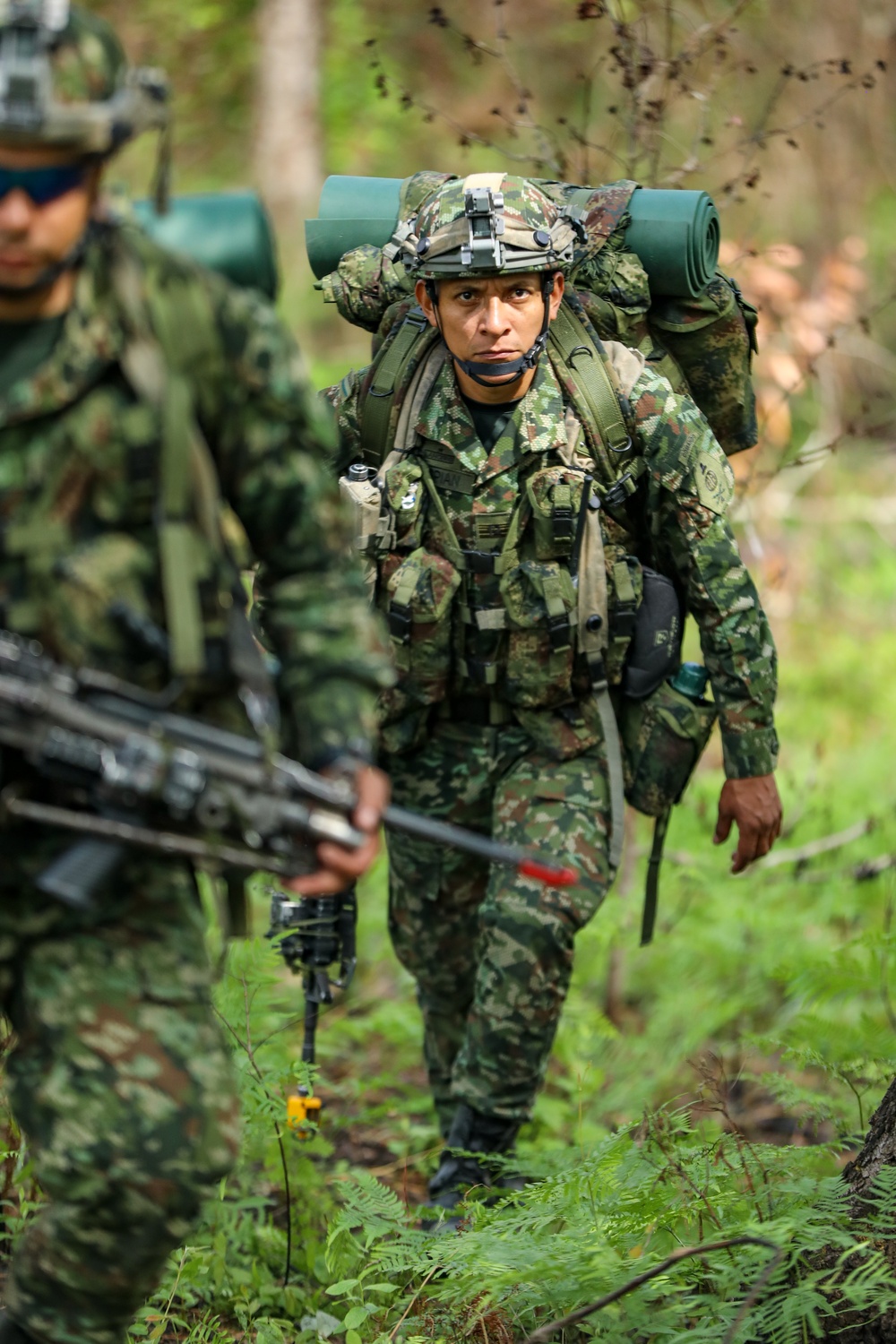 JRTC Rotation 23-07 - U.S. and Colombian Soldiers Conduct Joint Patrol