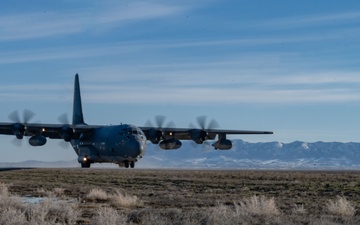 Highway, turned runway: U.S. Air Force crews land on Wyoming highways