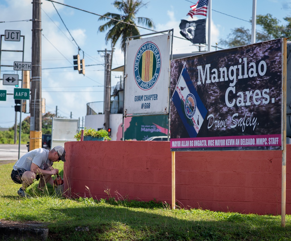 36th FSS volunteers beautify Senior Citizens Center