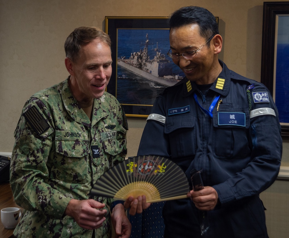 CTF 70 and JS Izumo leaders conduct meeting