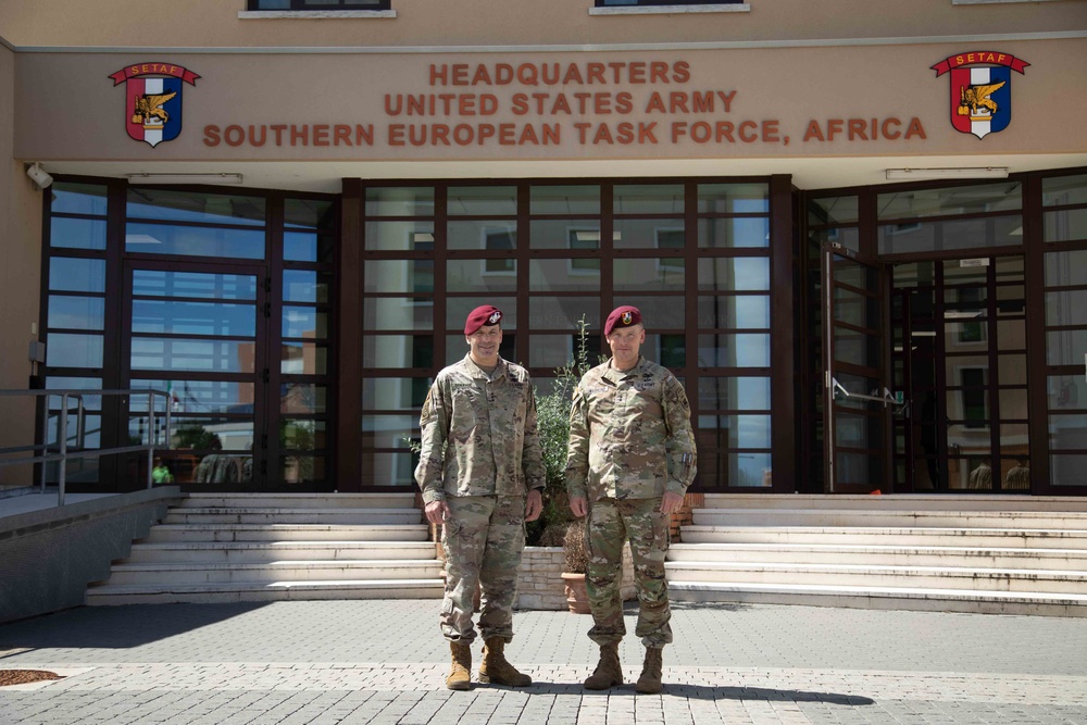 Lt. Gen. Donahue visits SETAF-AF