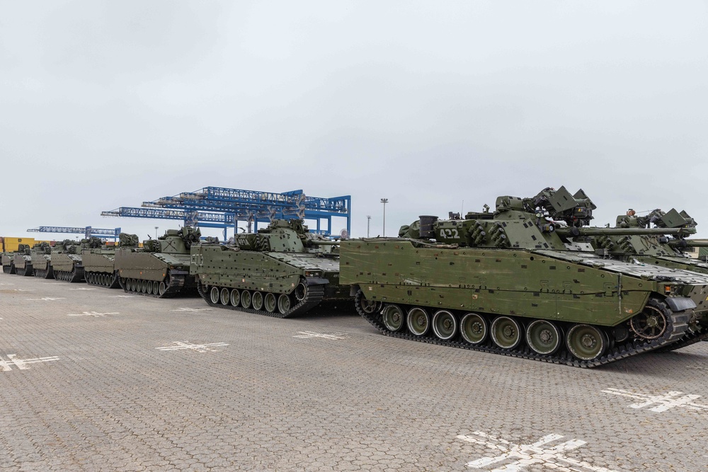 DEU Armored Vehicles Arrive, Sardinia