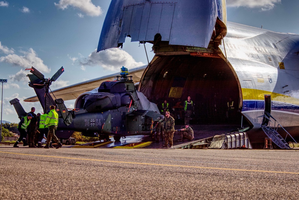 Noble Jump 23: Antonov An-124 Ruslan Delivers German Tiger Attack Helicopters, Sardinia