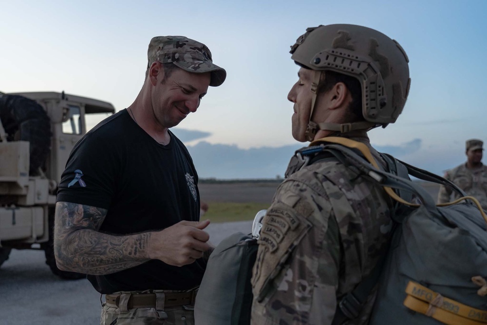 7th Special Forces Group (Airborne) Executes High-Stakes Parachute Jump for Training and Currency Maintenance