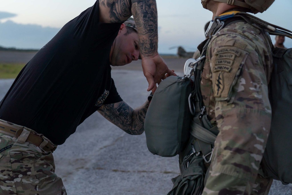 7th Special Forces Group (Airborne) Executes High-Stakes Parachute Jump for Training and Currency Maintenance