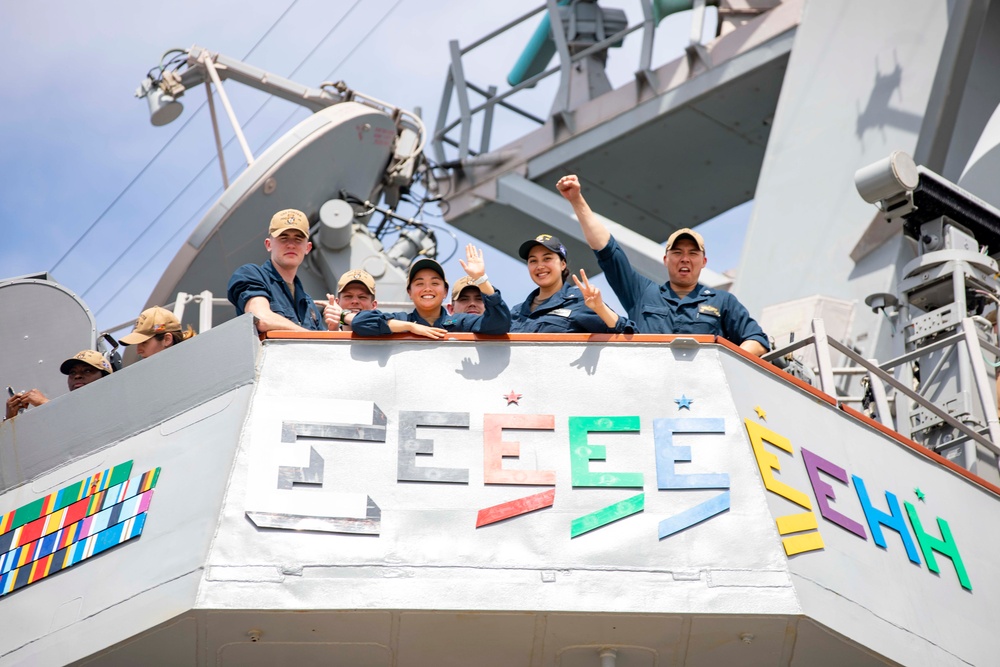 USS Porter Departs Rota, Spain