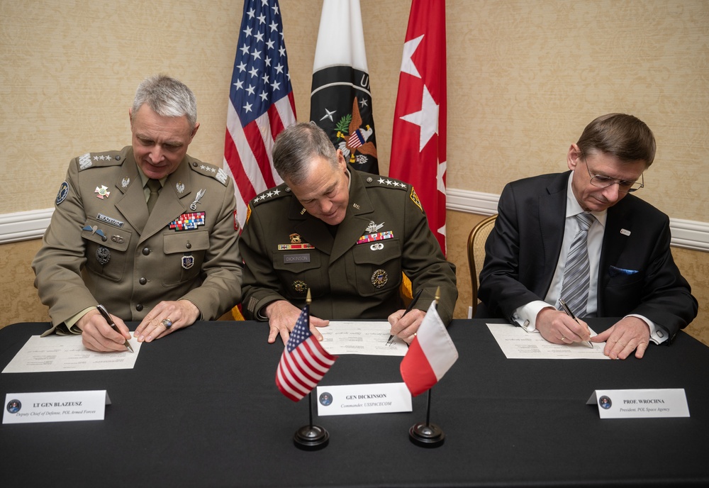 USSPACECOM, Polish Ministry of National Defence, and Polish Space Agency Sign Space Situational Awareness Sharing Agreement