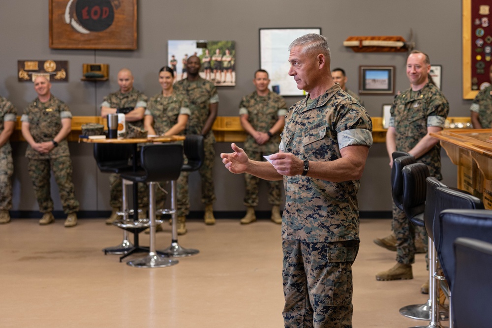 1st MLG hosts award ceremony for West Coast EOD competition