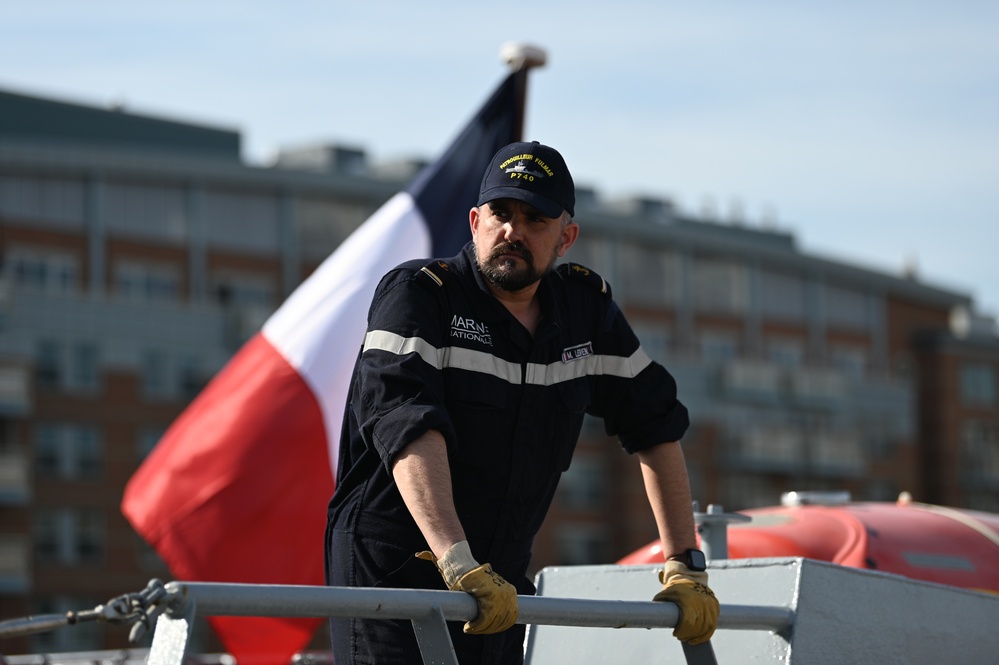 CGC William Chadwick training with French Navy