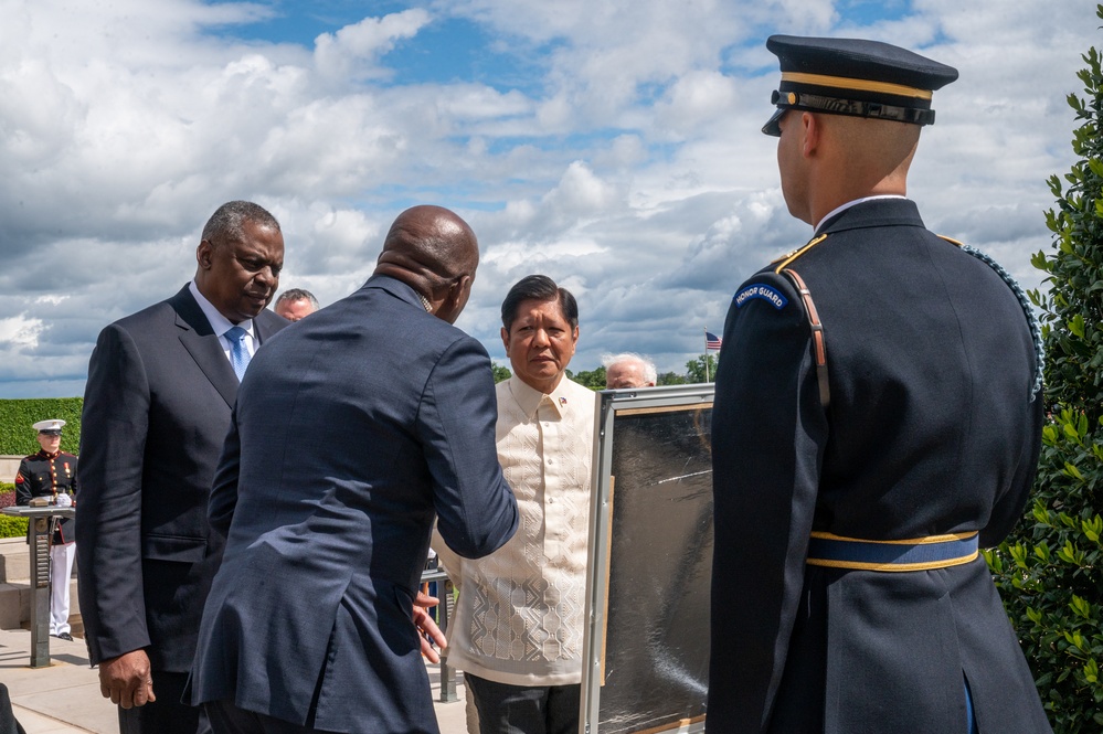 Secretary Austin hosts Philippine President Ferdinand Marcos