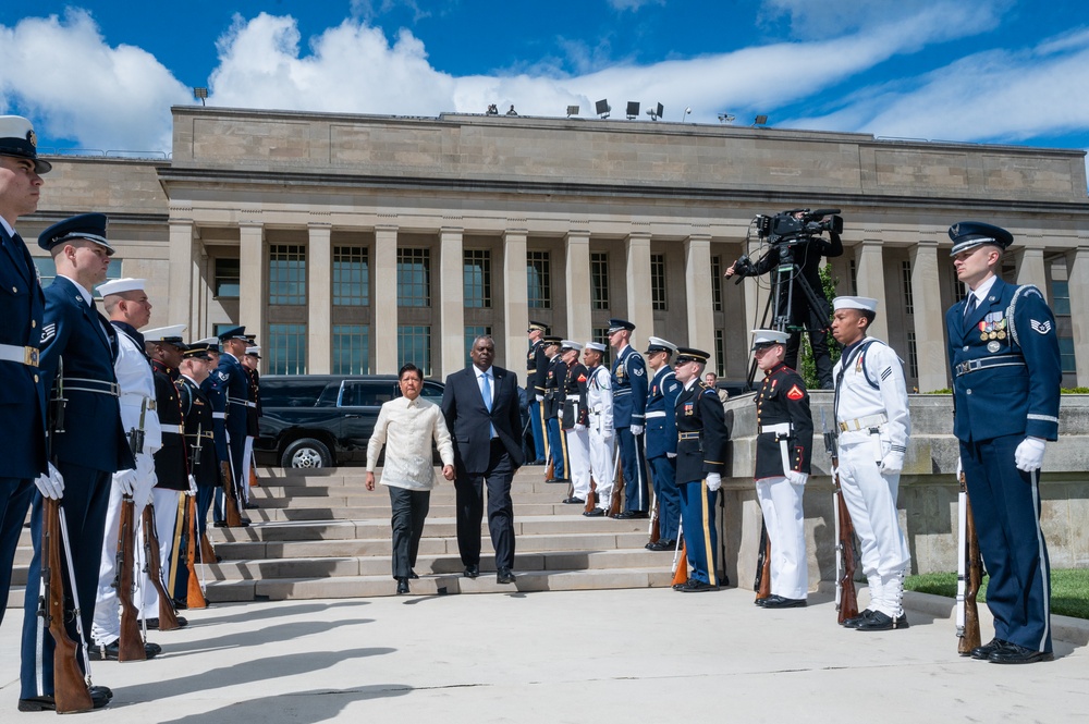 Secretary Austin hosts Philippine President Ferdinand Marcos