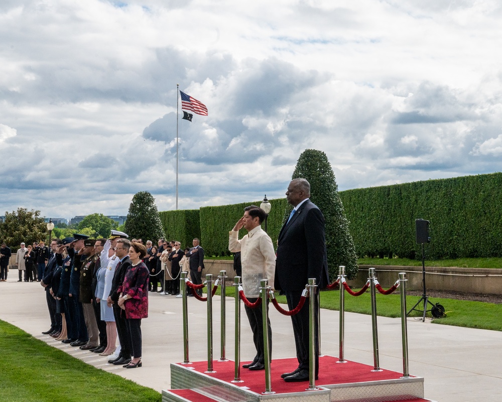 Secretary Austin hosts Philippine President Ferdinand Marcos