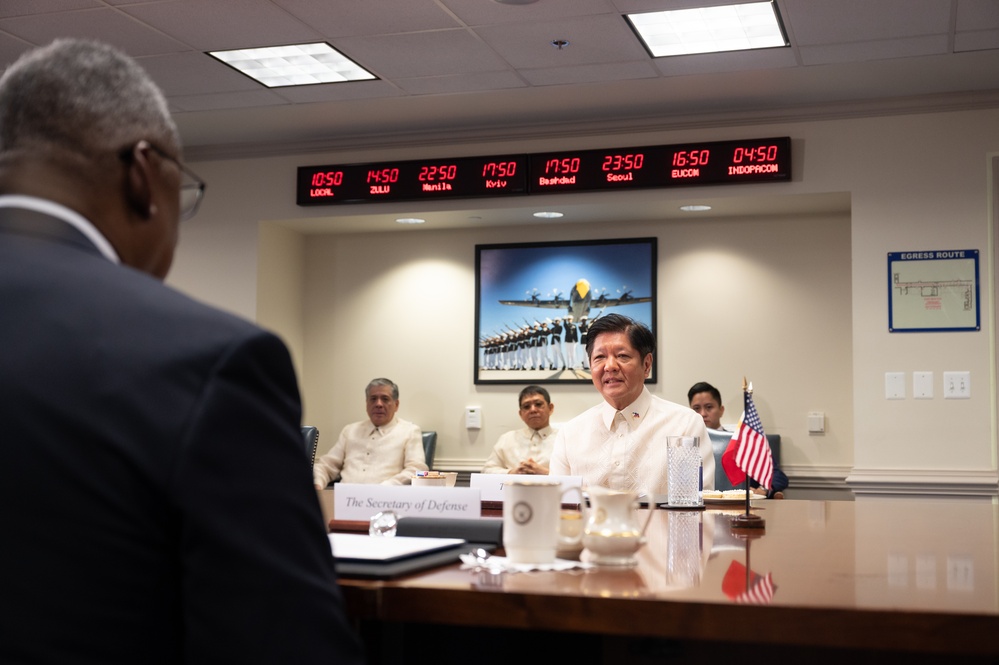 Secretary Austin hosts Philippine President Ferdinand Marcos