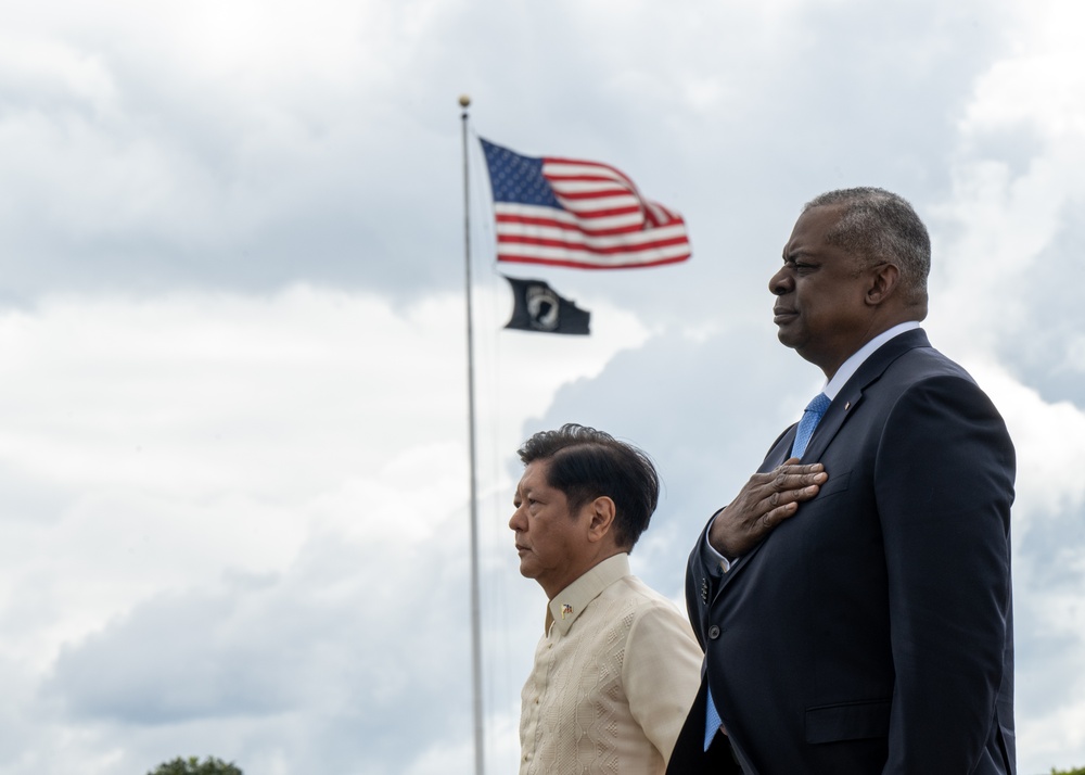 Secretary Austin hosts Philippine President Ferdinand Marcos