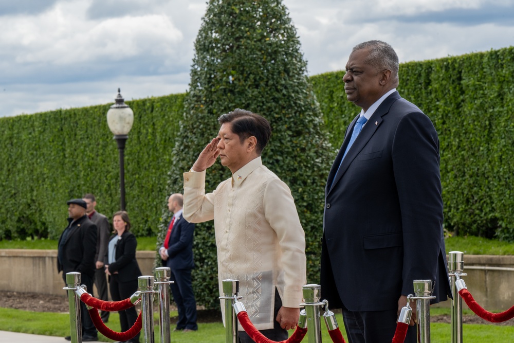 Secretary Austin hosts Philippine President Ferdinand Marcos