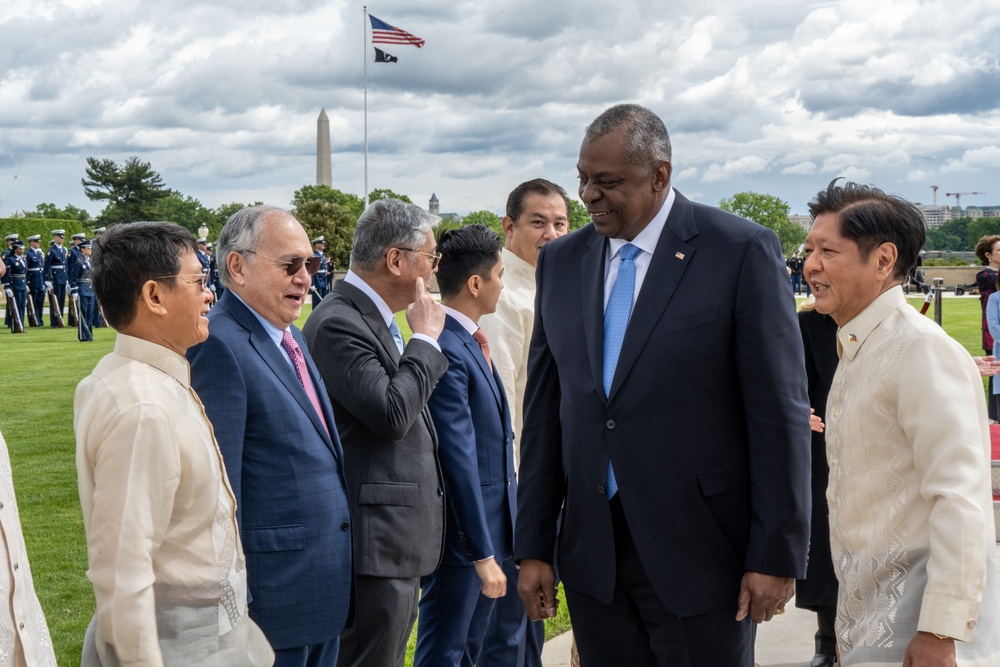 Secretary Austin hosts Philippine President Ferdinand Marcos