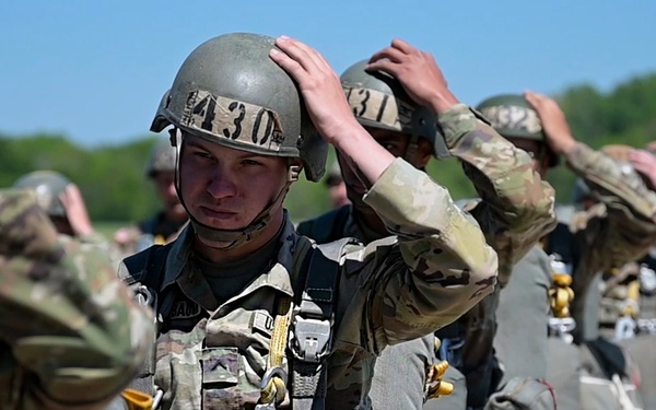 Army Airborne School helps service members pursue passions, enhance careers