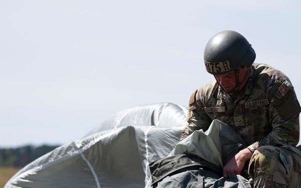 Army Airborne School helps service members pursue passions, enhance careers