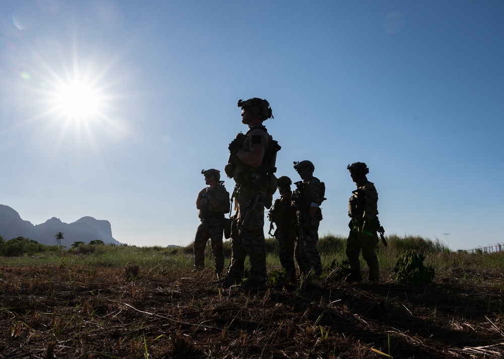 Balikatan 23 | US SEALs, Night Stalkers, Philippine Special Operations conduct fast-rope training
