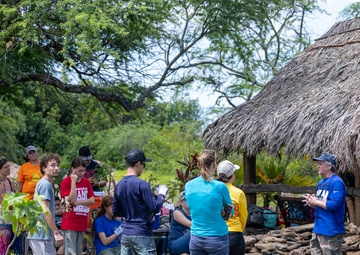 Sailors, Community Volunteer at Loko Pa'aiau Fishpond on Earth Day