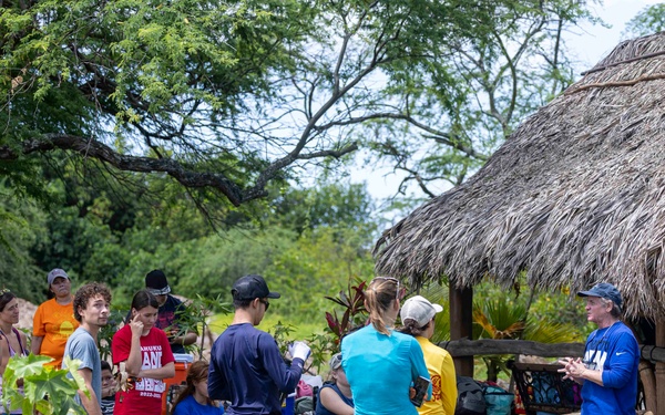 Sailors, Community Volunteer at Loko Pa'aiau Fishpond on Earth Day