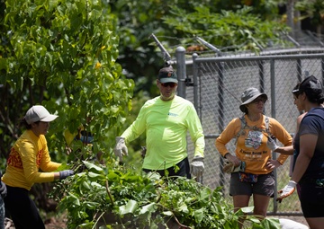 Sailors, Community Volunteer at Loko Pa'aiau Fishpond on Earth Day
