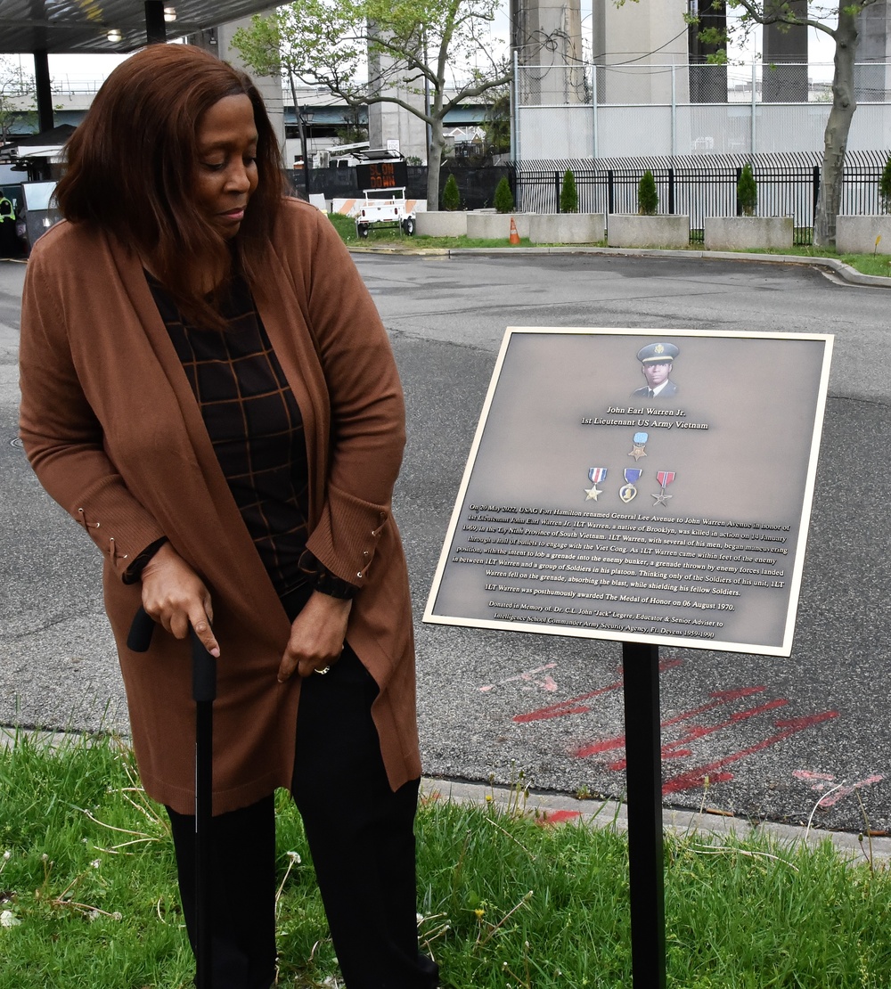 Fort Hamilton holds plaque unveiling for fallen soldier