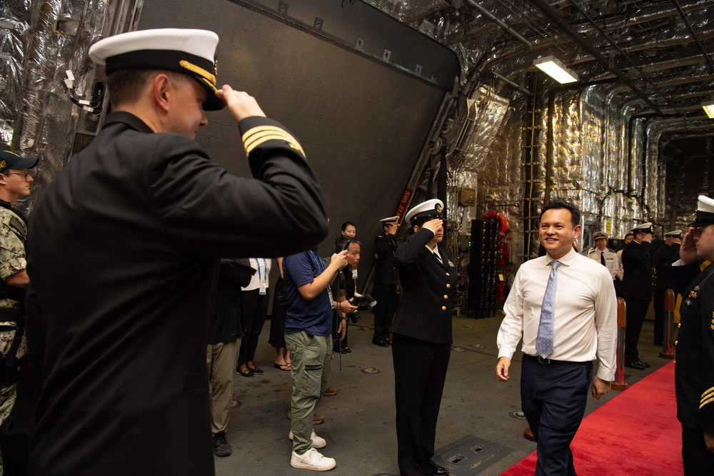 USS Mobile (LCS 26) hosts distinguished visitors for the International Maritime Defense Exhibition 2023