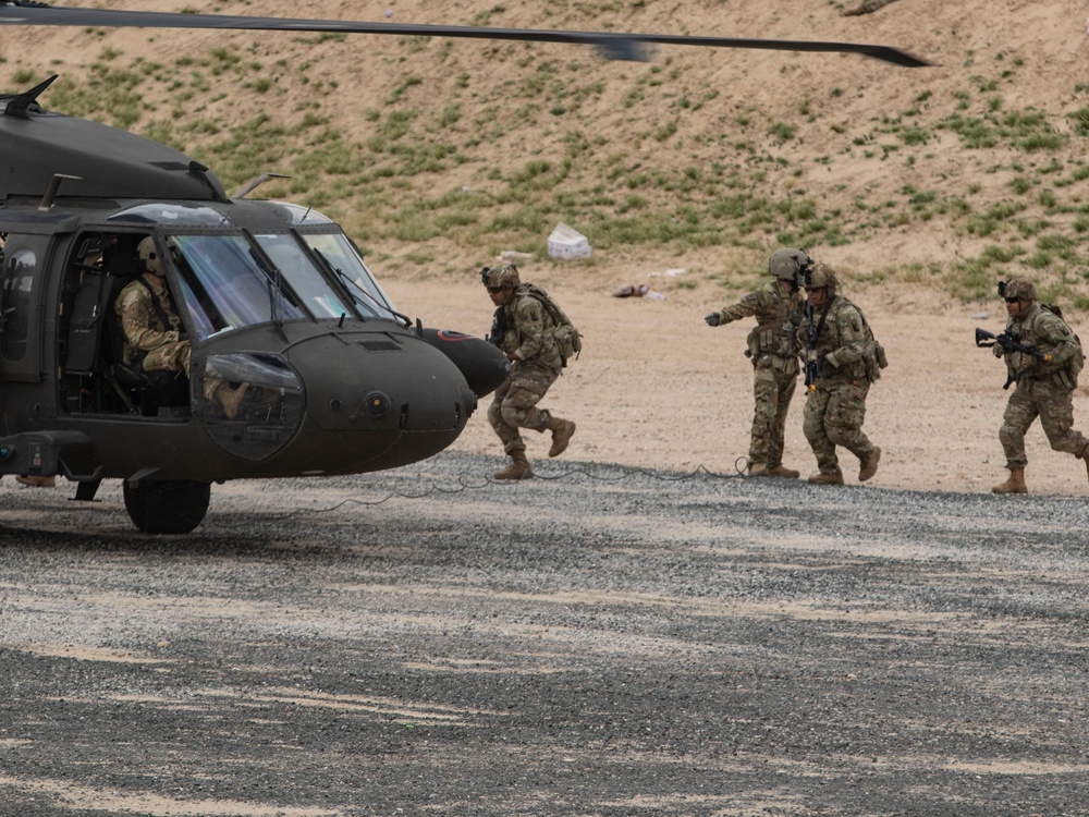 Task Force Spartan Crisis Response Task Force trains in Kuwait