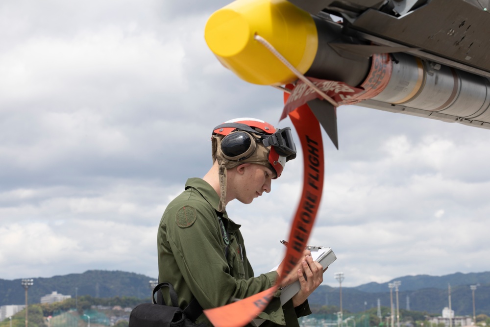 VMFA 121 conducts live missile load