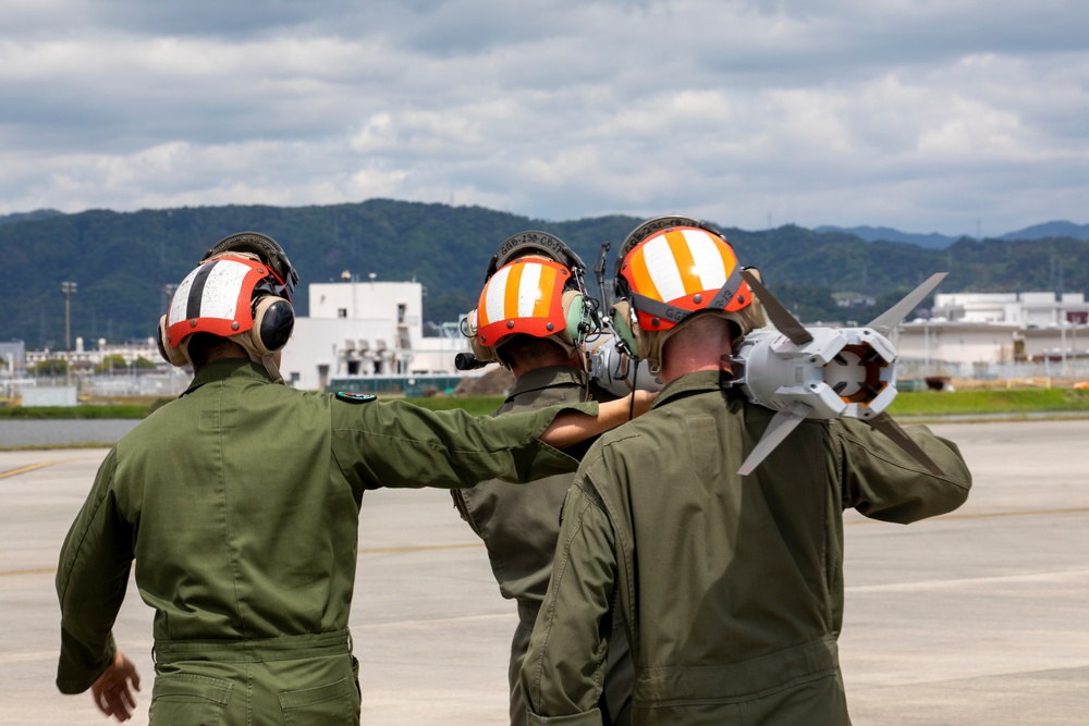 VMFA 121 conducts live missile load