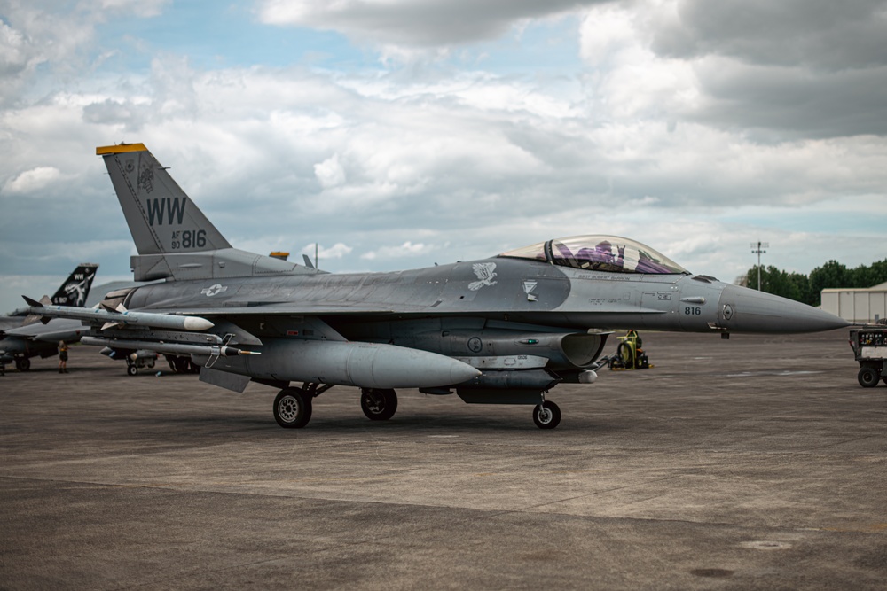 USAF, PAF launch fighters during Cope Thunder