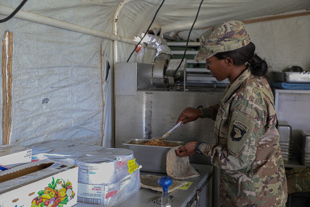 Culinary Specialists Provide Meals for Training Soldiers in Romania