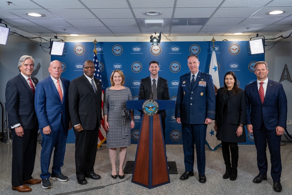 NASCAR/Charlette Motor Speedway/Coca-Cola leaders meet with Senior Defense Leadership