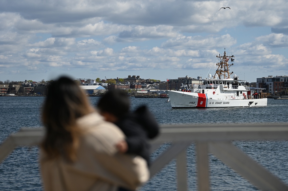 CGC Maurice Jester arrives in Boston