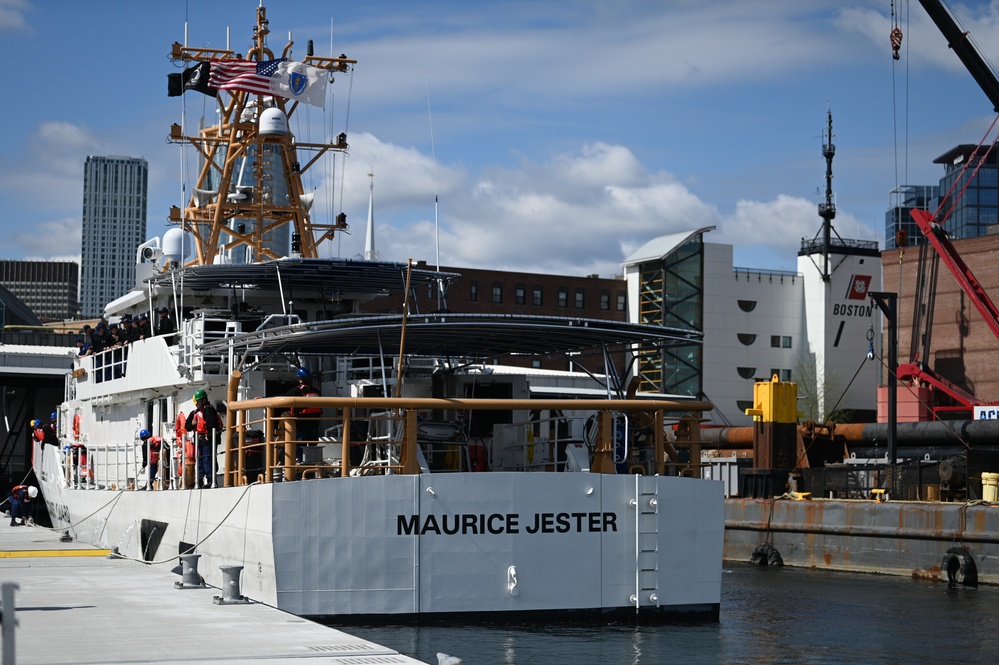CGC Maurice Jester arrives in Boston